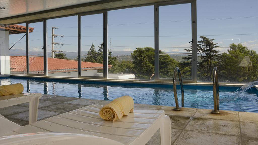Hotel 15 de Mayo Villa Carlos Paz Buitenkant foto
